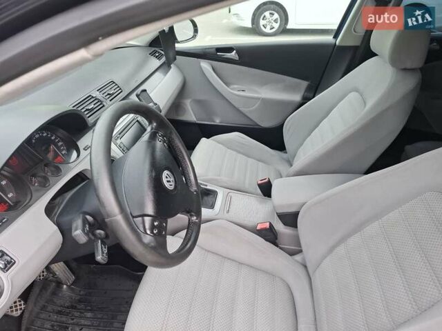 Черный Фольксваген Пассат, объемом двигателя 1.97 л и пробегом 400 тыс. км за 6200 $, фото 15 на Automoto.ua