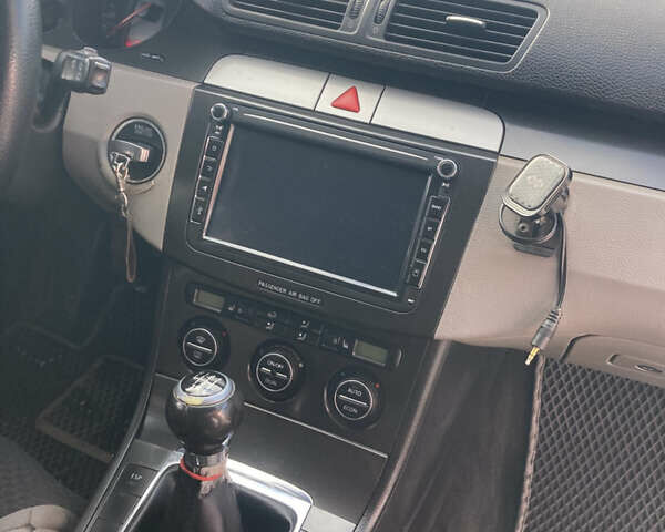 Черный Фольксваген Пассат, объемом двигателя 1.97 л и пробегом 271 тыс. км за 6200 $, фото 9 на Automoto.ua