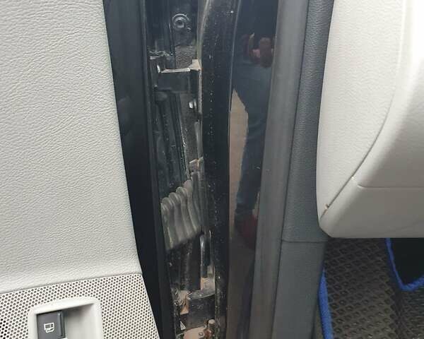 Черный Фольксваген Пассат, объемом двигателя 1.97 л и пробегом 250 тыс. км за 3999 $, фото 5 на Automoto.ua