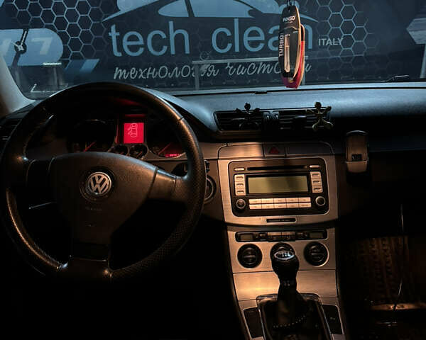 Черный Фольксваген Пассат, объемом двигателя 2 л и пробегом 397 тыс. км за 5600 $, фото 10 на Automoto.ua