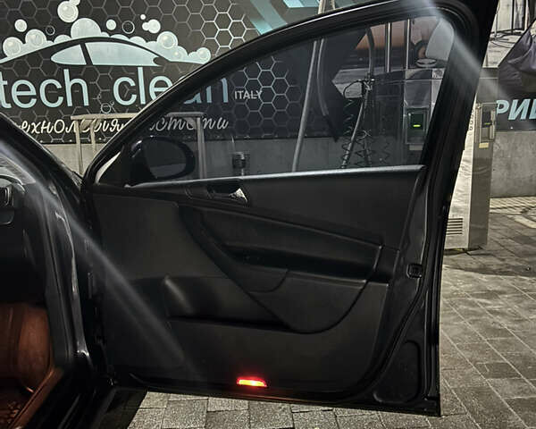 Черный Фольксваген Пассат, объемом двигателя 2 л и пробегом 397 тыс. км за 5600 $, фото 6 на Automoto.ua