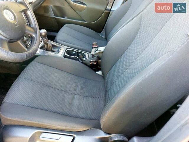 Чорний Фольксваген Пассат, об'ємом двигуна 1.6 л та пробігом 253 тис. км за 5950 $, фото 21 на Automoto.ua