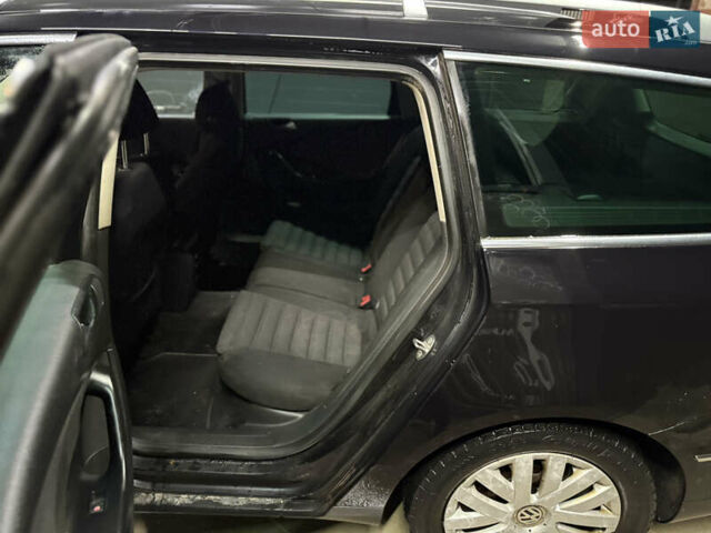 Черный Фольксваген Пассат, объемом двигателя 1.9 л и пробегом 300 тыс. км за 2400 $, фото 14 на Automoto.ua