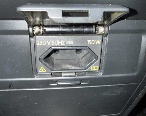 Черный Фольксваген Пассат, объемом двигателя 1.97 л и пробегом 342 тыс. км за 6900 $, фото 21 на Automoto.ua