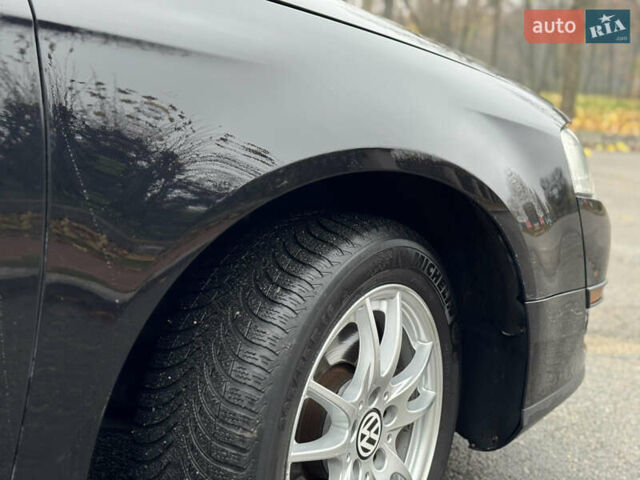 Черный Фольксваген Пассат, объемом двигателя 1.9 л и пробегом 438 тыс. км за 5950 $, фото 15 на Automoto.ua