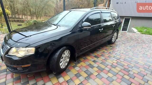 Черный Фольксваген Пассат, объемом двигателя 1.9 л и пробегом 330 тыс. км за 5800 $, фото 16 на Automoto.ua