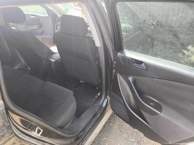 Черный Фольксваген Пассат, объемом двигателя 2 л и пробегом 400 тыс. км за 2611 $, фото 6 на Automoto.ua