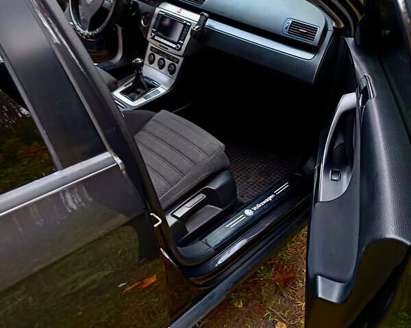 Черный Фольксваген Пассат, объемом двигателя 1.97 л и пробегом 255 тыс. км за 6400 $, фото 5 на Automoto.ua