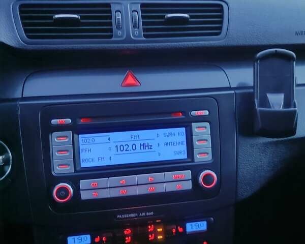 Черный Фольксваген Пассат, объемом двигателя 1.6 л и пробегом 243 тыс. км за 6799 $, фото 54 на Automoto.ua