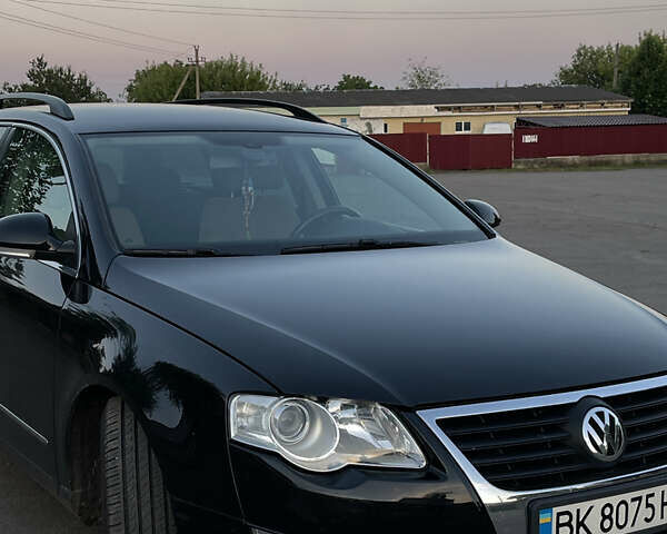 Чорний Фольксваген Пассат, об'ємом двигуна 1.6 л та пробігом 300 тис. км за 5700 $, фото 1 на Automoto.ua