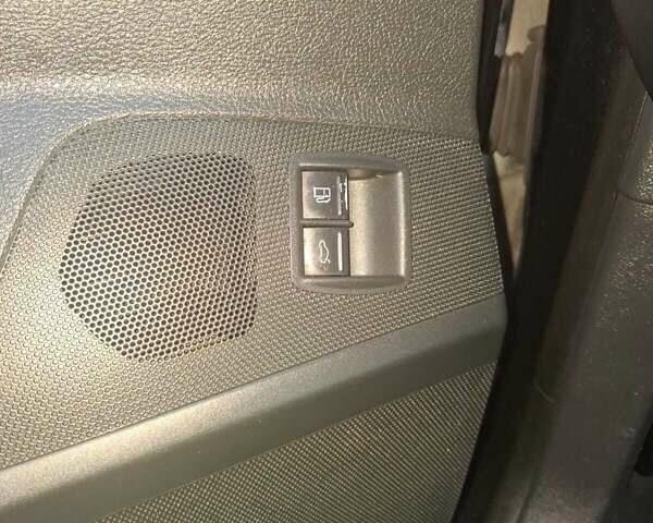 Черный Фольксваген Пассат, объемом двигателя 1.97 л и пробегом 340 тыс. км за 6100 $, фото 16 на Automoto.ua