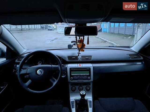 Черный Фольксваген Пассат, объемом двигателя 2 л и пробегом 258 тыс. км за 5700 $, фото 4 на Automoto.ua