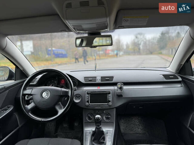 Черный Фольксваген Пассат, объемом двигателя 1.9 л и пробегом 438 тыс. км за 5950 $, фото 26 на Automoto.ua