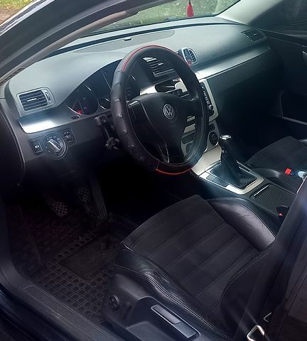 Черный Фольксваген Пассат, объемом двигателя 2 л и пробегом 235 тыс. км за 5500 $, фото 6 на Automoto.ua