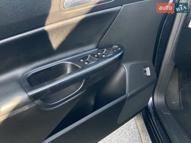 Черный Фольксваген Пассат, объемом двигателя 1.98 л и пробегом 240 тыс. км за 6400 $, фото 17 на Automoto.ua