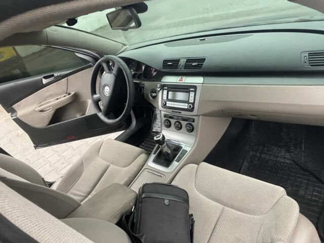 Черный Фольксваген Пассат, объемом двигателя 2 л и пробегом 320 тыс. км за 4500 $, фото 13 на Automoto.ua