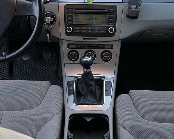 Чорний Фольксваген Пассат, об'ємом двигуна 1.6 л та пробігом 300 тис. км за 5700 $, фото 18 на Automoto.ua