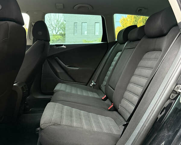 Чорний Фольксваген Пассат, об'ємом двигуна 2 л та пробігом 265 тис. км за 5400 $, фото 25 на Automoto.ua