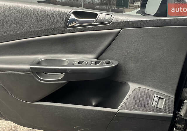 Черный Фольксваген Пассат, объемом двигателя 2 л и пробегом 242 тыс. км за 6500 $, фото 10 на Automoto.ua