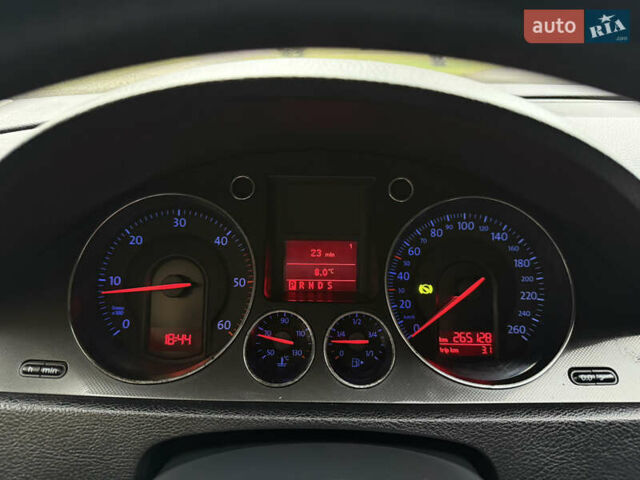 Чорний Фольксваген Пассат, об'ємом двигуна 2 л та пробігом 265 тис. км за 5400 $, фото 41 на Automoto.ua