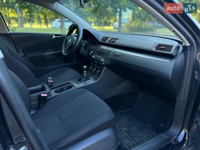 Черный Фольксваген Пассат, объемом двигателя 1.6 л и пробегом 270 тыс. км за 5200 $, фото 19 на Automoto.ua