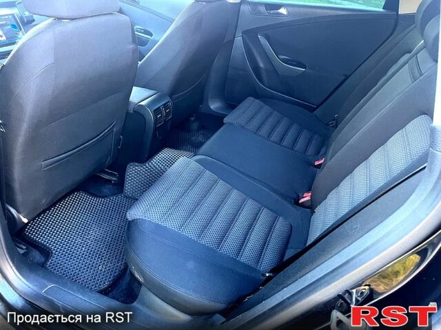 Черный Фольксваген Пассат, объемом двигателя 2 л и пробегом 286 тыс. км за 5999 $, фото 9 на Automoto.ua