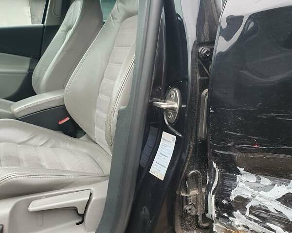 Черный Фольксваген Пассат, объемом двигателя 1.97 л и пробегом 250 тыс. км за 3999 $, фото 12 на Automoto.ua