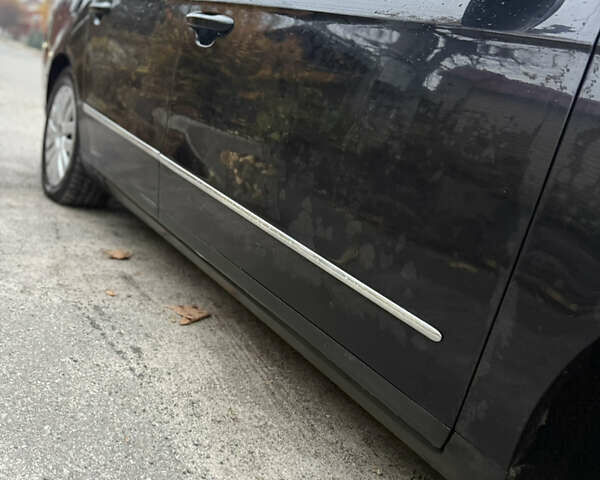 Черный Фольксваген Пассат, объемом двигателя 1.9 л и пробегом 300 тыс. км за 2400 $, фото 7 на Automoto.ua