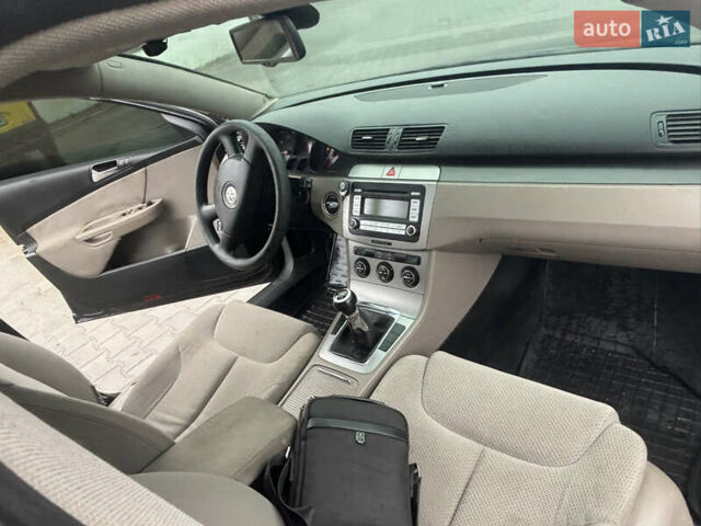 Чорний Фольксваген Пассат, об'ємом двигуна 2 л та пробігом 300 тис. км за 4500 $, фото 13 на Automoto.ua