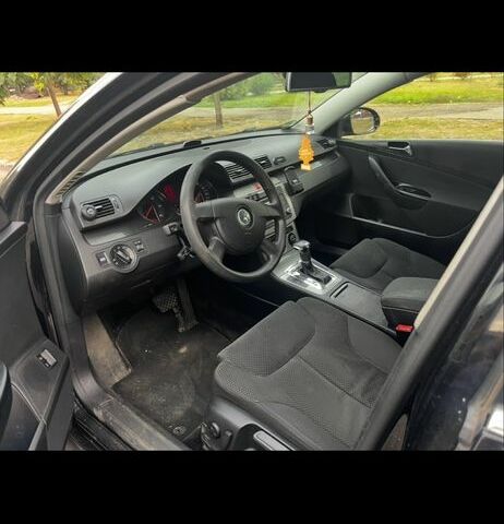 Черный Фольксваген Пассат, объемом двигателя 2 л и пробегом 239 тыс. км за 2257 $, фото 3 на Automoto.ua