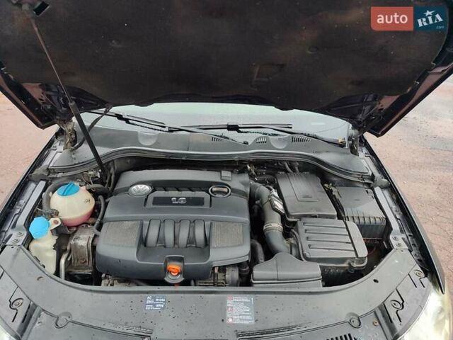 Черный Фольксваген Пассат, объемом двигателя 1.6 л и пробегом 243 тыс. км за 6699 $, фото 70 на Automoto.ua