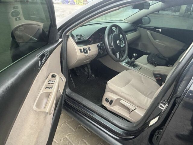 Черный Фольксваген Пассат, объемом двигателя 2 л и пробегом 320 тыс. км за 4500 $, фото 9 на Automoto.ua