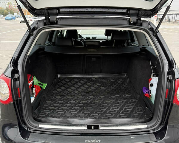 Черный Фольксваген Пассат, объемом двигателя 1.97 л и пробегом 342 тыс. км за 6900 $, фото 15 на Automoto.ua