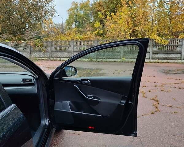 Черный Фольксваген Пассат, объемом двигателя 1.6 л и пробегом 243 тыс. км за 6799 $, фото 66 на Automoto.ua