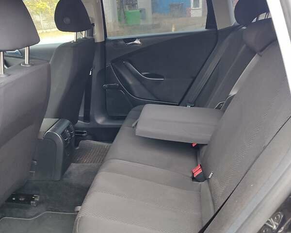 Черный Фольксваген Пассат, объемом двигателя 1.6 л и пробегом 243 тыс. км за 6799 $, фото 59 на Automoto.ua