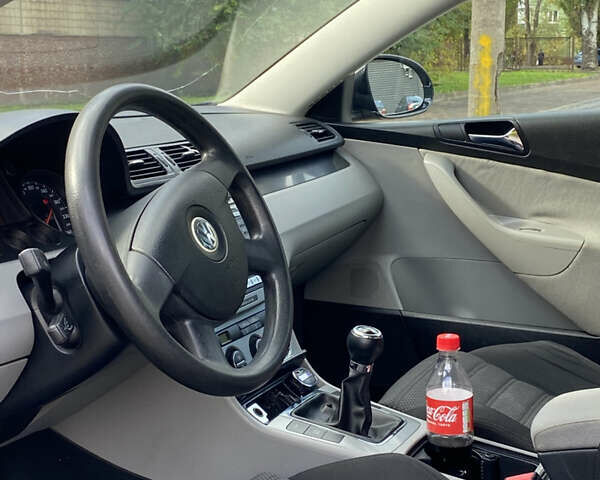 Черный Фольксваген Пассат, объемом двигателя 1.97 л и пробегом 317 тыс. км за 6450 $, фото 17 на Automoto.ua