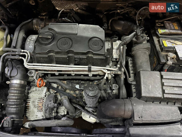 Черный Фольксваген Пассат, объемом двигателя 1.9 л и пробегом 300 тыс. км за 2400 $, фото 15 на Automoto.ua