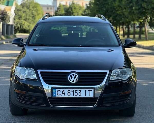 Черный Фольксваген Пассат, объемом двигателя 1.6 л и пробегом 270 тыс. км за 5200 $, фото 12 на Automoto.ua
