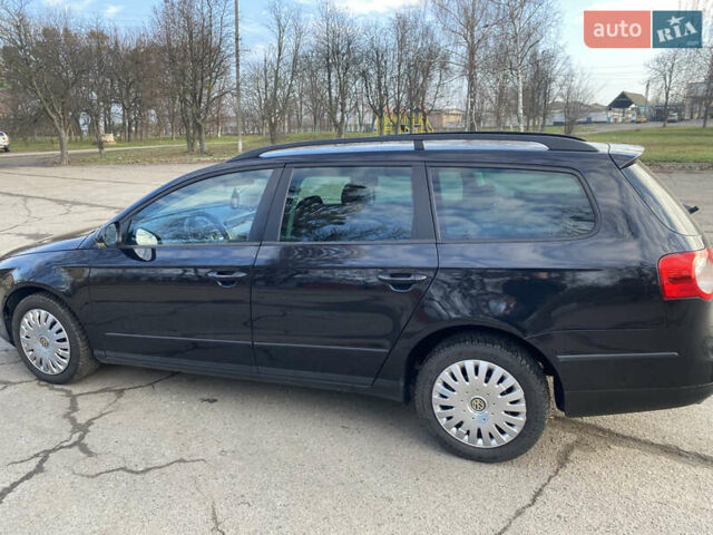 Черный Фольксваген Пассат, объемом двигателя 1.6 л и пробегом 270 тыс. км за 5800 $, фото 3 на Automoto.ua