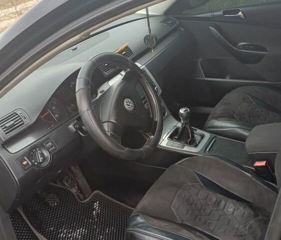 Чорний Фольксваген Пассат, об'ємом двигуна 2 л та пробігом 395 тис. км за 5999 $, фото 8 на Automoto.ua