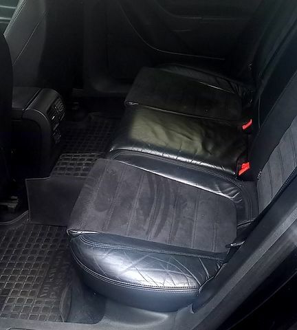 Черный Фольксваген Пассат, объемом двигателя 2 л и пробегом 235 тыс. км за 5500 $, фото 9 на Automoto.ua