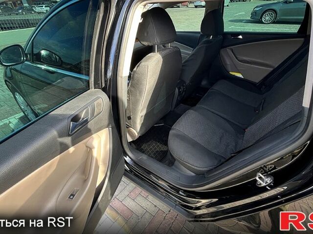 Черный Фольксваген Пассат, объемом двигателя 1.6 л и пробегом 220 тыс. км за 6000 $, фото 11 на Automoto.ua