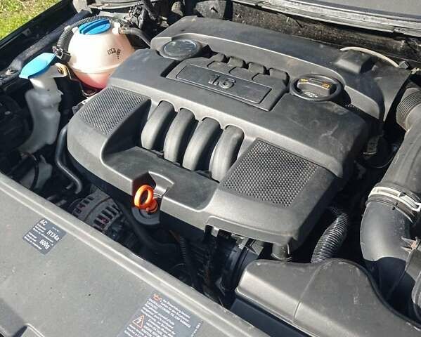 Черный Фольксваген Пассат, объемом двигателя 1.6 л и пробегом 250 тыс. км за 6200 $, фото 2 на Automoto.ua