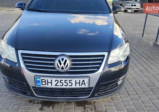 Черный Фольксваген Пассат, объемом двигателя 1.97 л и пробегом 351 тыс. км за 6250 $, фото 3 на Automoto.ua