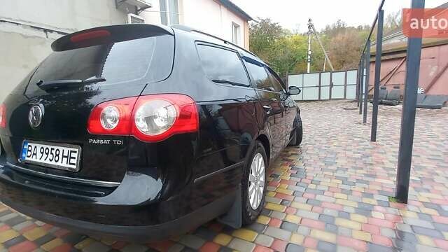Черный Фольксваген Пассат, объемом двигателя 1.9 л и пробегом 330 тыс. км за 5800 $, фото 13 на Automoto.ua