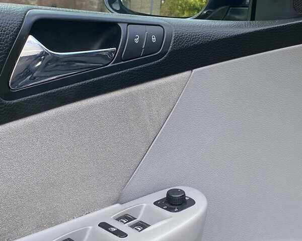 Черный Фольксваген Пассат, объемом двигателя 1.97 л и пробегом 317 тыс. км за 6450 $, фото 19 на Automoto.ua