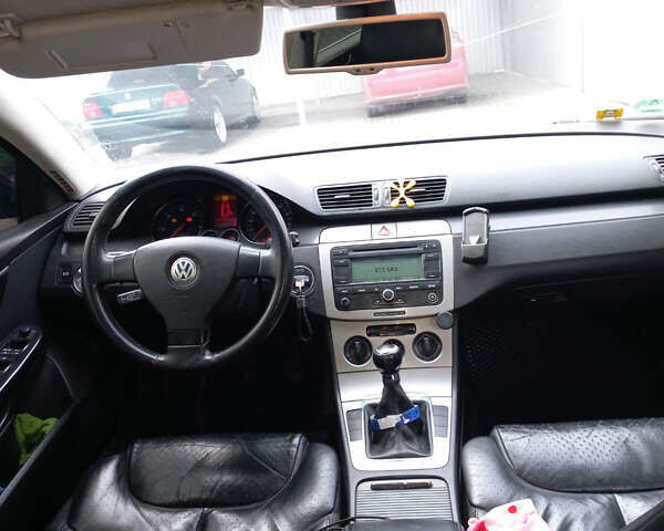 Черный Фольксваген Пассат, объемом двигателя 1.97 л и пробегом 350 тыс. км за 5700 $, фото 9 на Automoto.ua