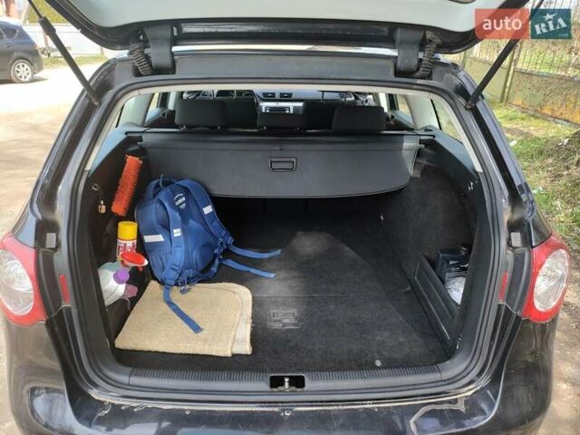 Черный Фольксваген Пассат, объемом двигателя 2 л и пробегом 380 тыс. км за 5000 $, фото 8 на Automoto.ua