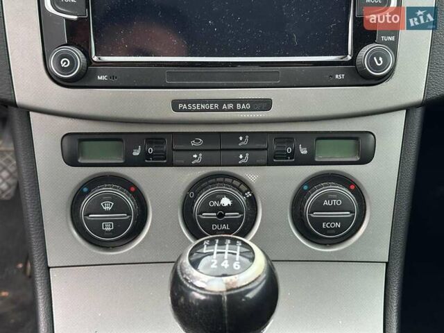 Черный Фольксваген Пассат, объемом двигателя 2 л и пробегом 288 тыс. км за 7290 $, фото 21 на Automoto.ua