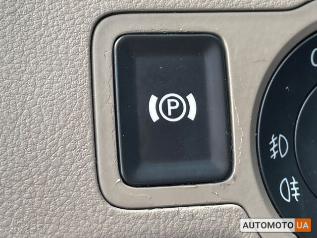 Черный Фольксваген Пассат, объемом двигателя 1.9 л и пробегом 290 тыс. км за 7400 $, фото 13 на Automoto.ua